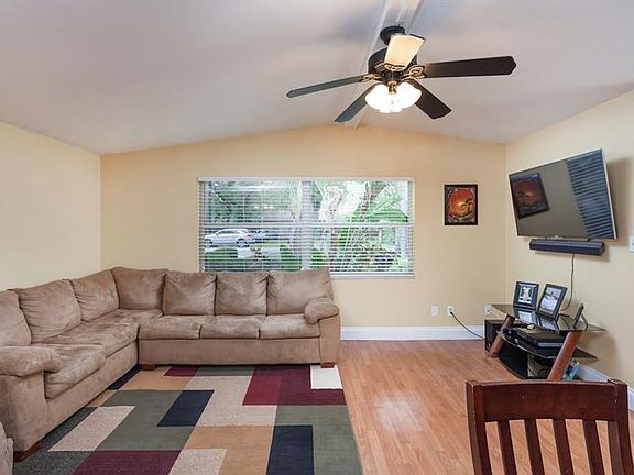 4th image of 8504 Claonia St