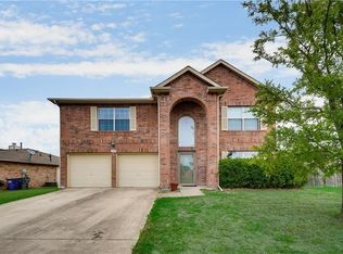 1100 Hampton Dr, Forney, TX 75126