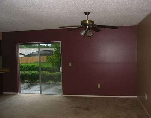 4th image of 225 Meadow Hills Dr