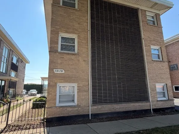 3870 Ruby St APT 1E, Schiller Park, IL 60176