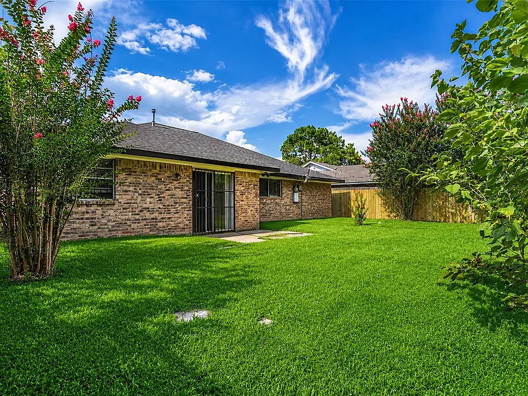 5426 Fairgreen Ln — Photo 25
