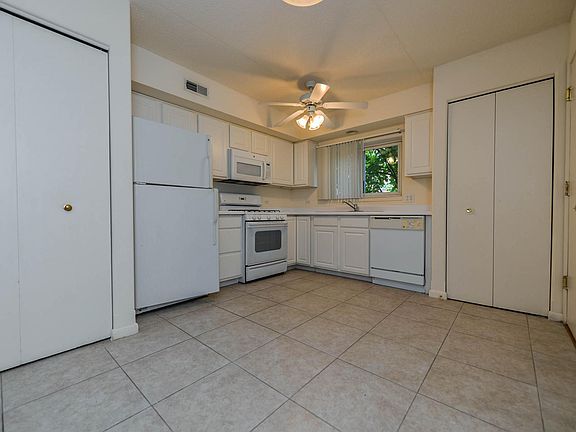 3rd image of 8747 W Catherine Ave APT 105