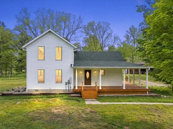 48882 8th Ave, Grand Junction, MI 49056