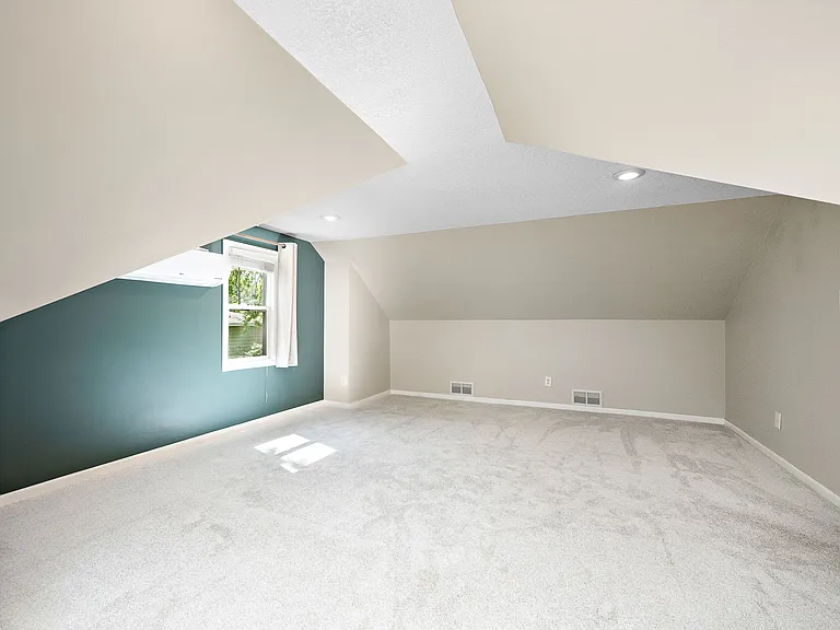 2800 32nd Ave NE — Photo 16