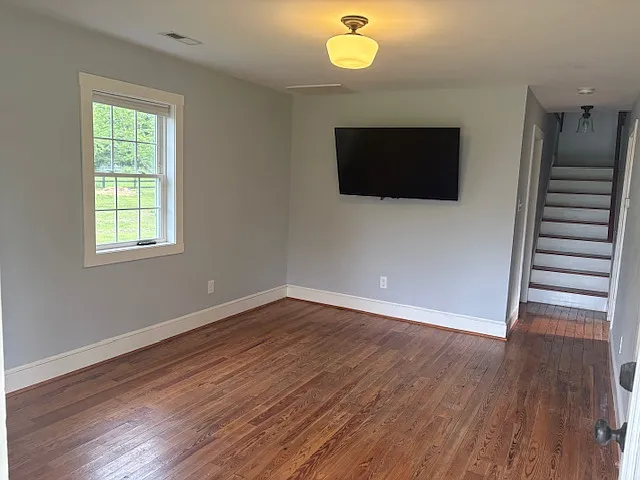 5049 Fairview Ln — Photo 1