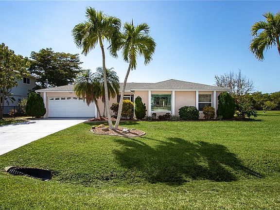 2nd image of 7961 Barrancas Ave