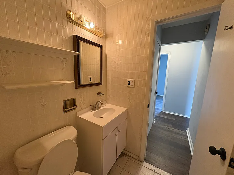 406 Cary Dr — Photo 18