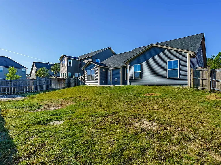 318 Keegan Rock Ct — Photo 32