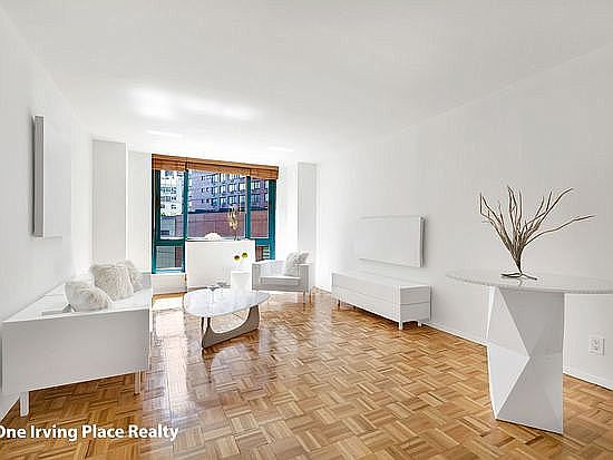 1st image of 1 Irving Pl #8