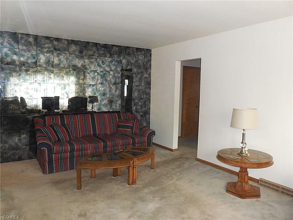 3rd image of 5170 Oakcrest Dr