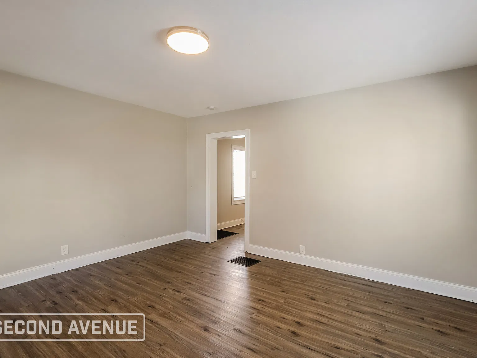 3 bed, 2.0 bath, 1600 sqft, $1,529 — Photo 4