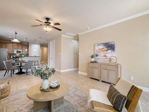 2420 Amur Dr, Austin, TX 78745