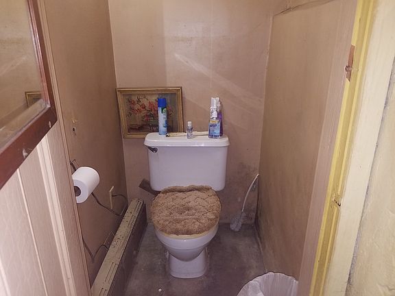 4th image of 1839 Clifford Ave