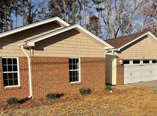 102 Webster Rd, Greensboro, NC 27406