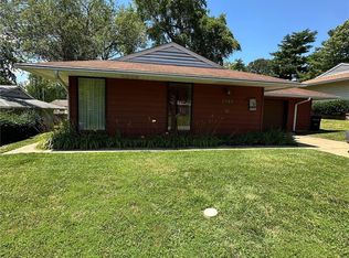 1325 Aloha Dr, Saint Louis, MO