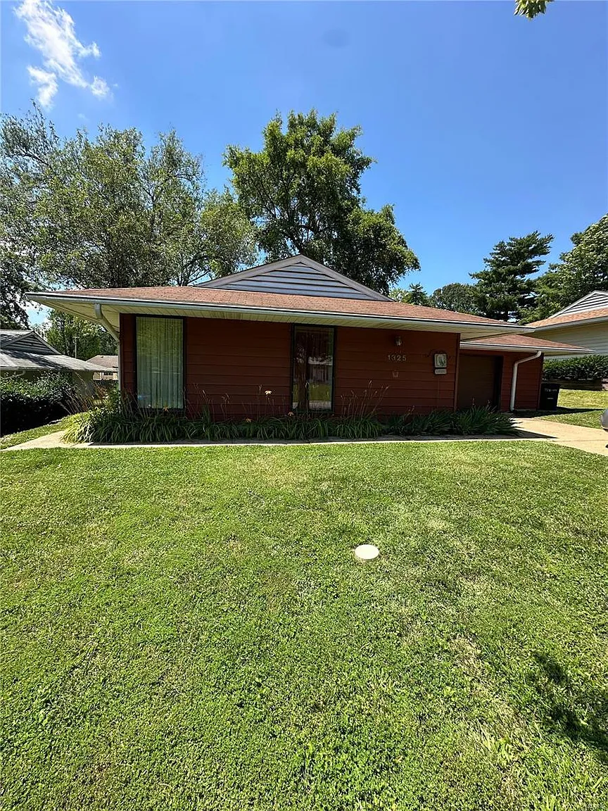 1325 Aloha Dr photo 1