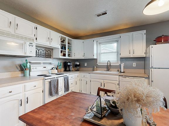 5th image of 183 Smith Ln