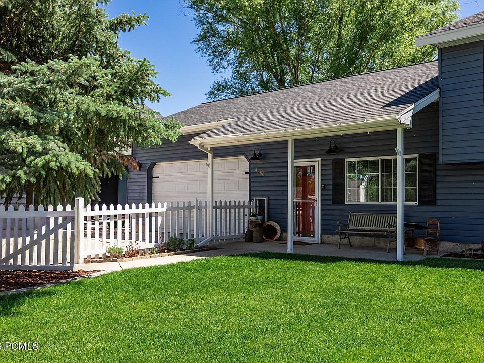 1st image of 4366 N Meadow Ln