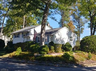 2 Ronald Rd, Lake Hiawatha, NJ 07034