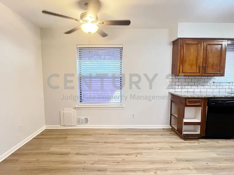 3910 Bucknell Dr — Photo 4
