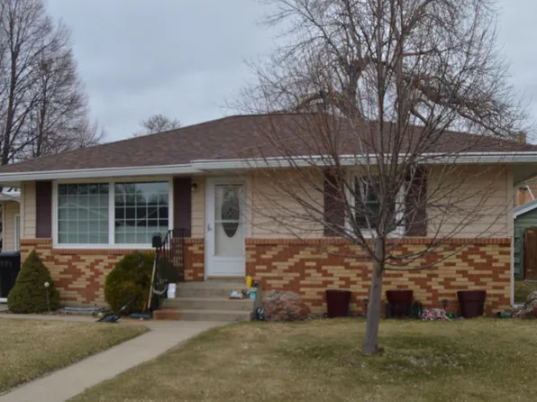 1414 1st Ave E, Williston, ND 58801