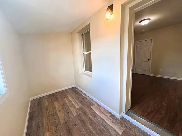 158 Catherine St #2 — Photo 9