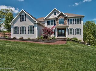 1006 Scenic Dr #L31, Clarks Summit, PA 18411