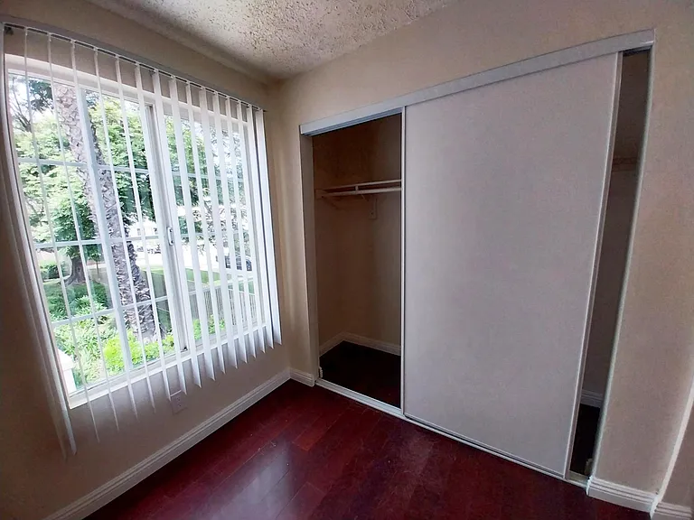 424 Anderwood Ct — Photo 14