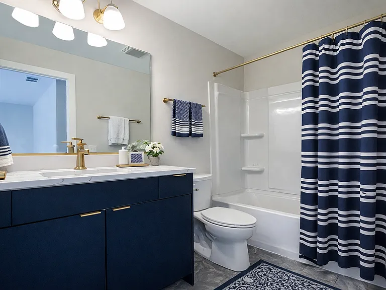 225 Regency Ct #D — Photo 6