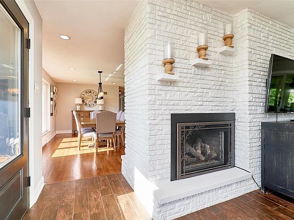 5th image of 12225 Blackhall Dr