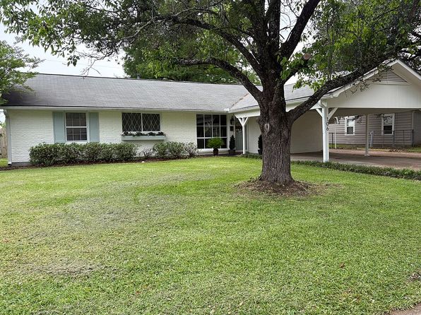 106 Lee Ave