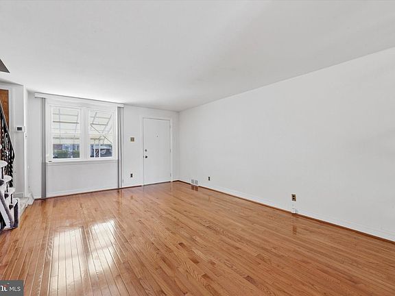 5th image of 336 Westpark Ln