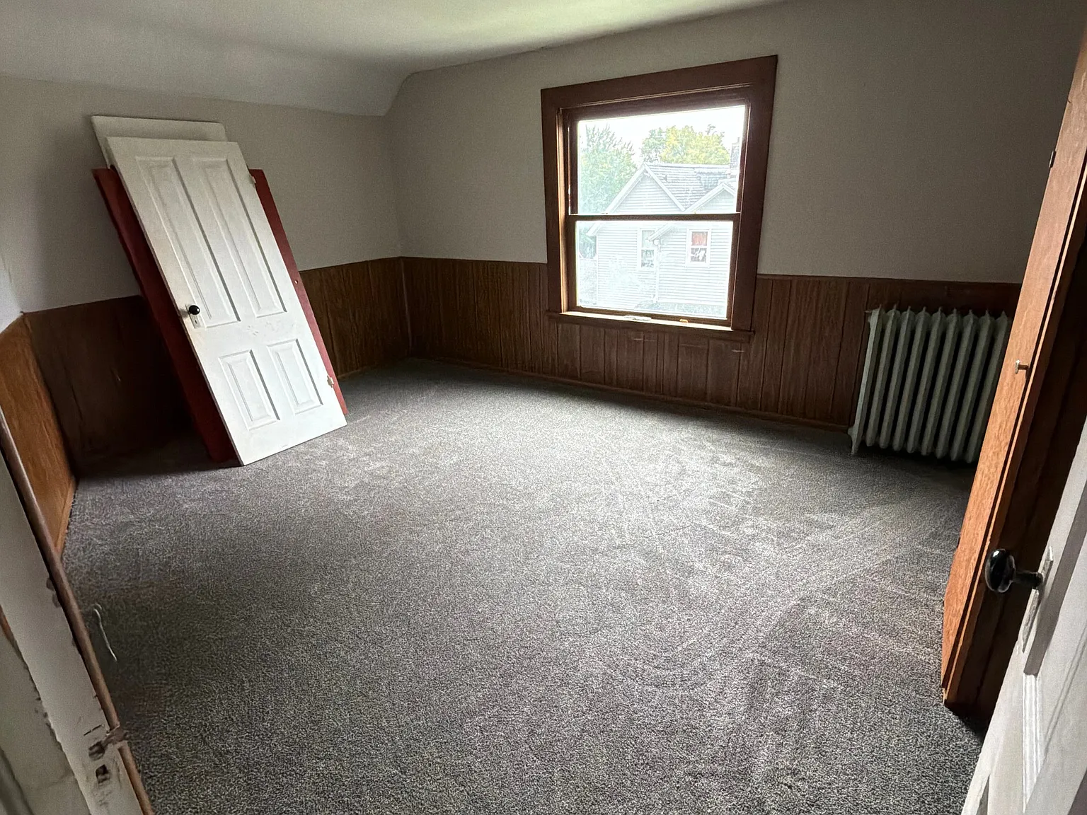 4 bed, 2.0 bath, 1800 sqft, $1,995 — Photo 2