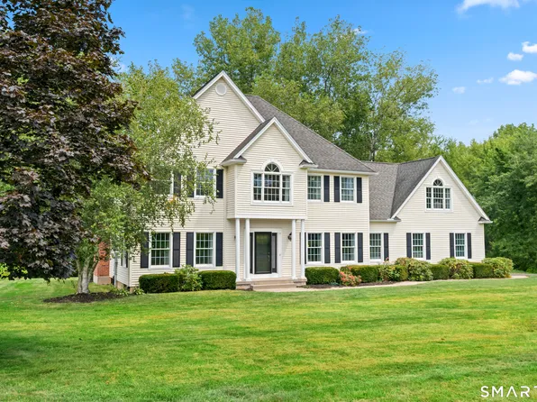 10 Harbourside Drive, Suffield, CT 06078