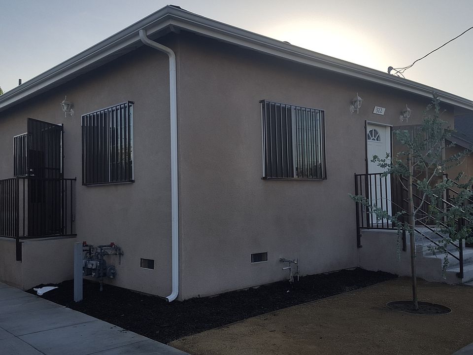 1st image of 320 W 52nd Pl