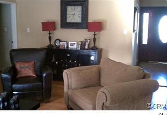2nd image of 913 N Poplar Ave