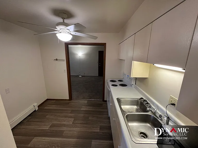 217 S Summit Ave — Photo 6