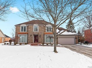 20218 Edgewood Ave, Livonia, MI 48152