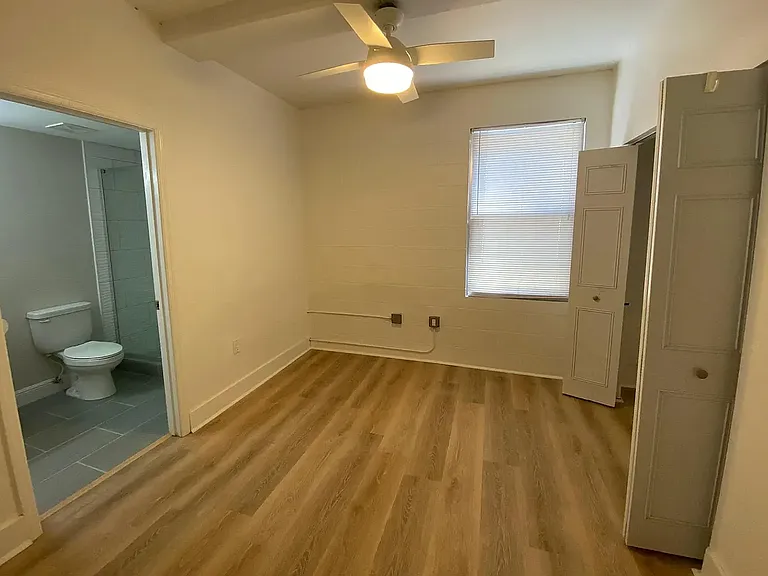 2515 SW 35th Pl #114 — Photo 11