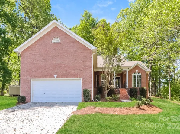 2104 Congress Ct, Kannapolis, NC 28083