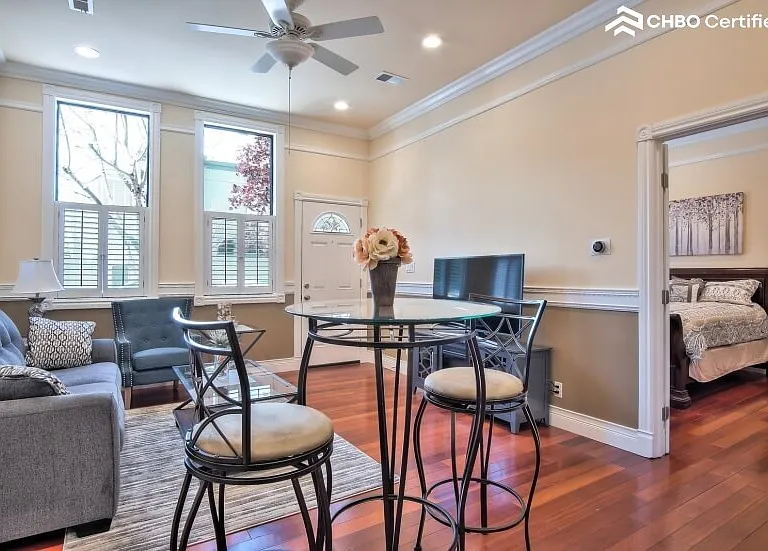 One Bedroom furnished rental in San Francisco with parking