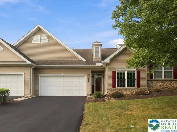 5229 Garden View Ln, Macungie, PA 18062
