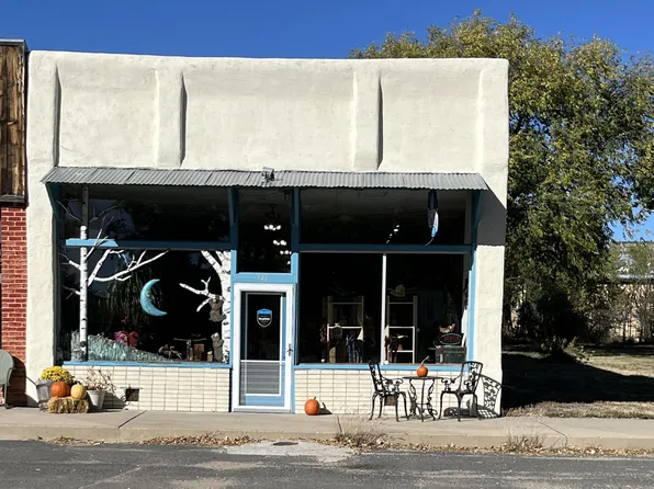 341 E 9th St, Cimarron, NM 87714