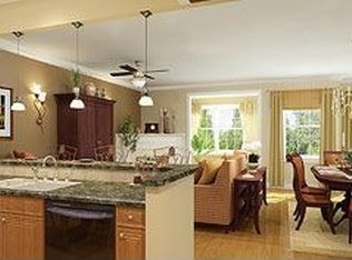 15231 Royal Crest Dr APT 202, Haymarket, VA 20169