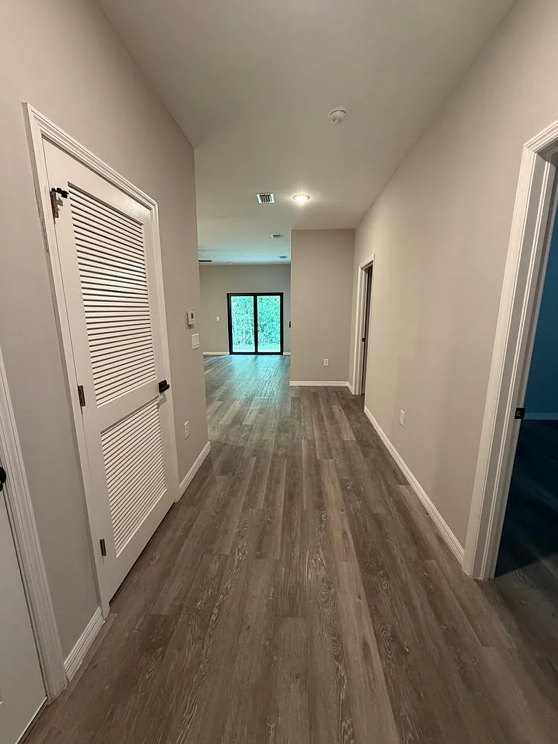 3 bed, 2.0 bath, 1183 sqft, $1,595 — Photo 2