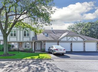 1231 N Regency Dr #1, Vernon Hills, IL 60061