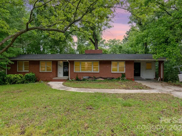 203 Azalea Rd, Lancaster, SC 29720