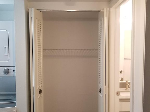 5th image of 1321 Natalie Ln APT 101