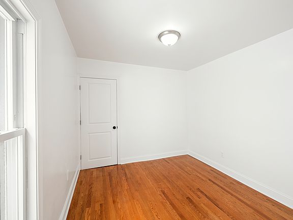 5th image of 16 Oakes St Floor 2