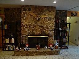 4th image of 929 Charleston Ct
